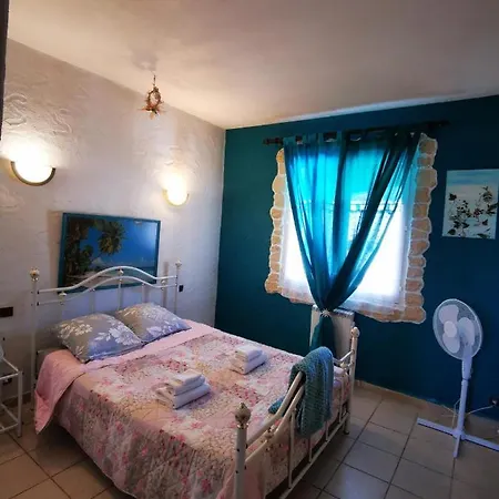 Rez De Chaussee De Maison 2 Chambres, Piscine Privee Holiday home