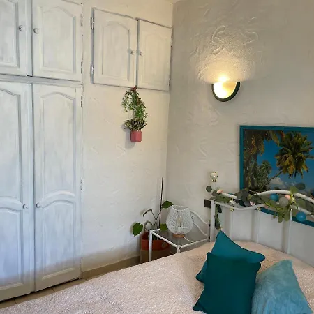 Rez De Chaussee De Maison 2 Chambres, Piscine Privee Holiday home